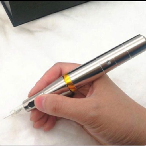 Logra resultados profesionales en maquillaje semipermanente y microagujas con una sola herramienta.